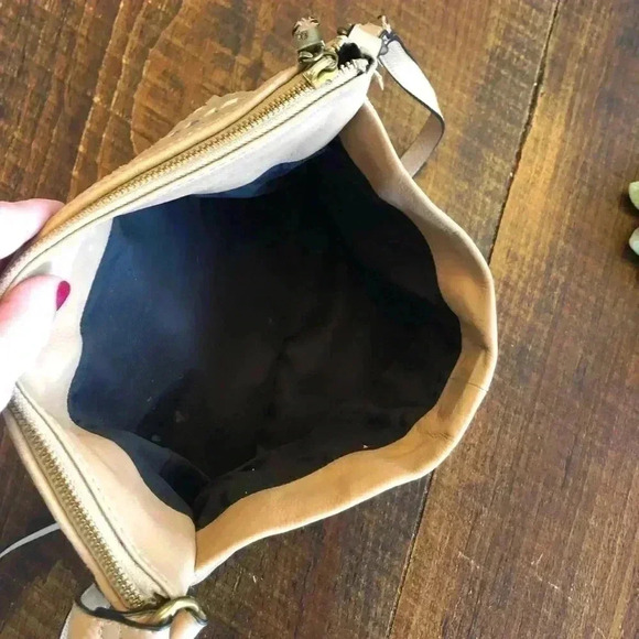 Elliot Lucca | Nude Leather Crossbody Bag w/Woven Pannel with Silver - Picture 8 of 11